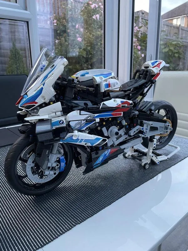 BMW M 1000 RR (1920 peças) - Brics Craft