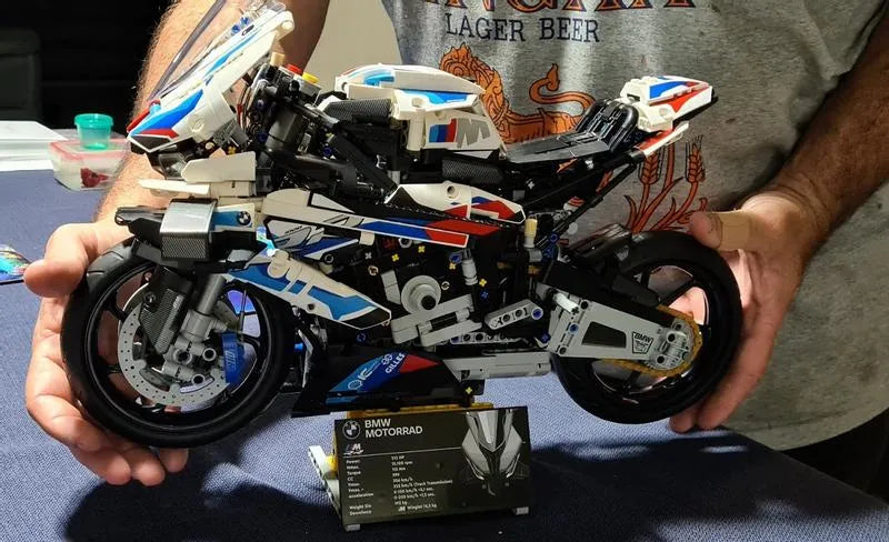 BMW M 1000 RR (1920 peças) - Brics Craft