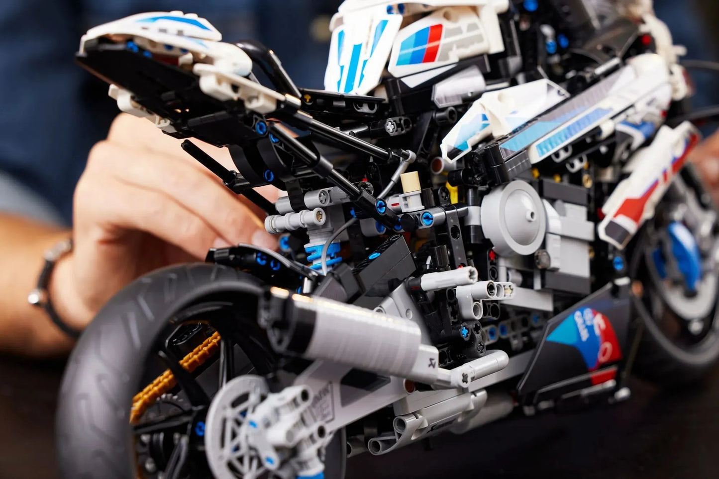 BMW M 1000 RR (1920 peças) - Brics Craft